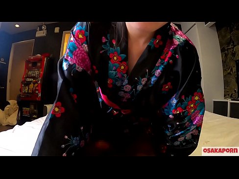 ❤️ Vajza e re cosplay pëlqen seksin deri në orgazmë me një shiringë në një kalorës dhe një blowjob. Vajzë aziatike me pidhi leshtore dhe cica të bukura me kostum tradicional japonez në video amatore që tregon masturbim me lodra qij. Sakura 3 OSAKAPORN. ❤ Pornografi cilësore në sq.pornohdmega.ru