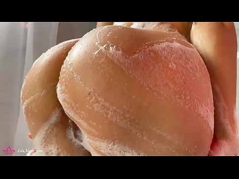 ❤️ Zeshkania masturbon pidhin me vibrator deri në orgazmë intensive në dush ❤ Pornografi cilësore në sq.pornohdmega.ru